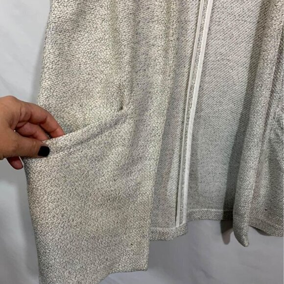 Dynamite woman’s neutral cardigan coat. Poly/spandex blend. Size small. Pockets. - Picture 2 of 10